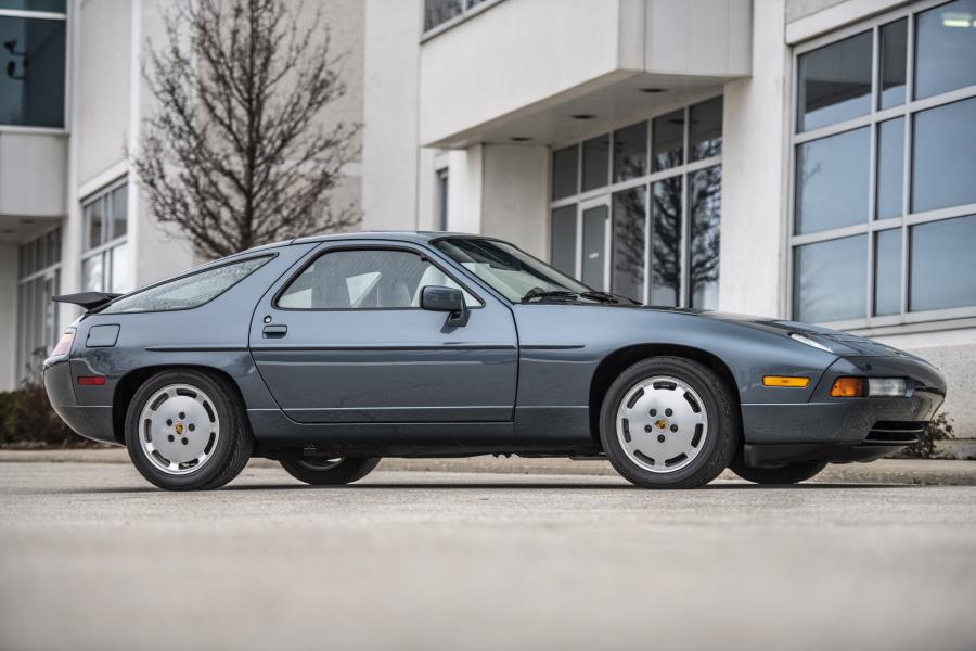 Porsche 928 S4 1988 года  (фото 35 из 70)
